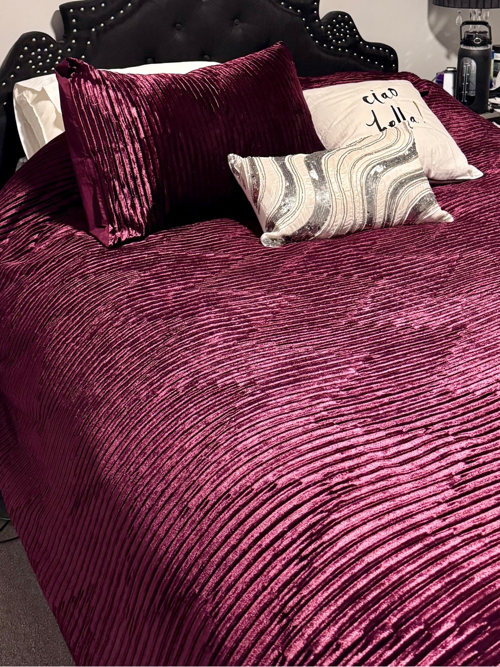 LuxeHabitat Velvet 3 Piece Comforter Set - Deep Plum